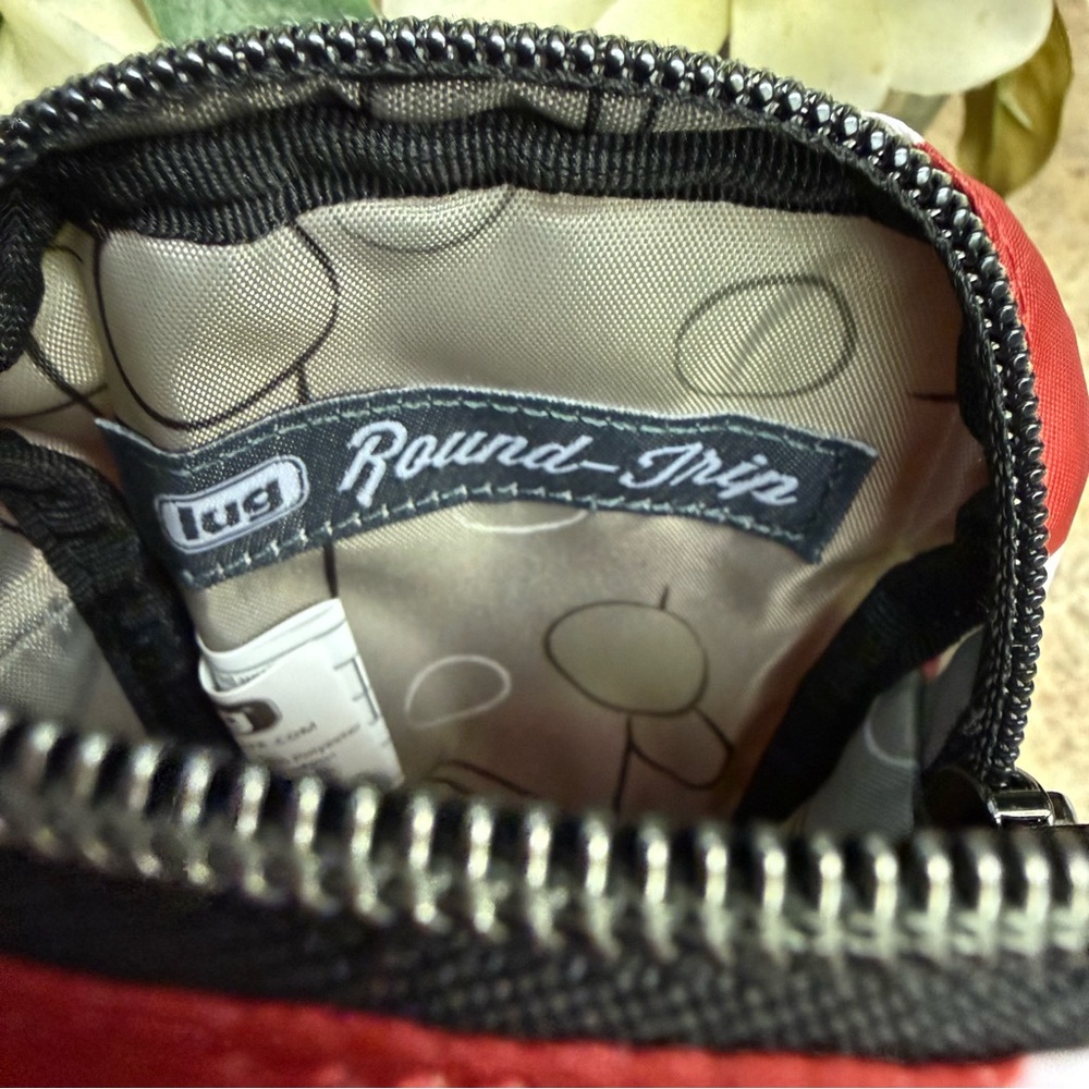 Lug Round Trip red and white polka dot pouch - Picture 5 of 5